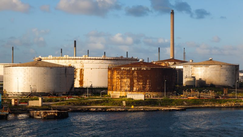 Studi menyimpulkan klaim iklim perusahaan minyak adalah proses pencucian yang ramah lingkungan - EURACTIV.com