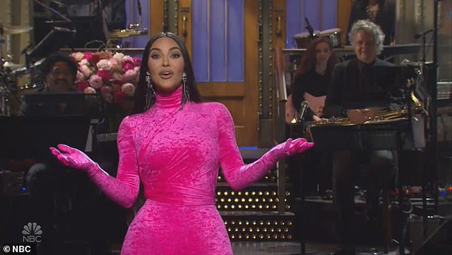 West, 44, juga mengejek istrinya yang terasing, Kim Kardashian, dengan menunjukkan bagian dari monolog Saturday Night Live (foto), di mana dia memujinya dan menggambarkannya sebagai 