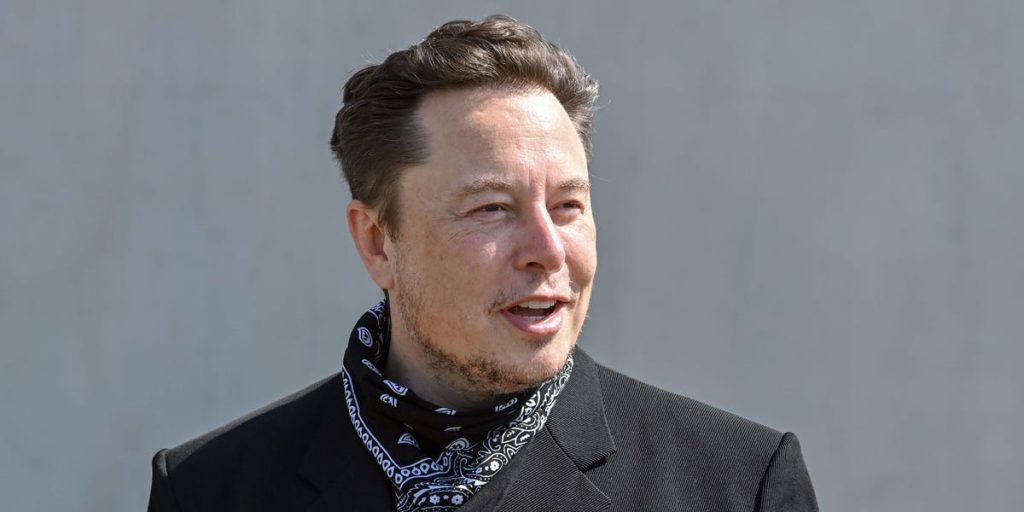 Elon Musk mengatakan internet satelit Starlink sekarang aktif di Ukraina