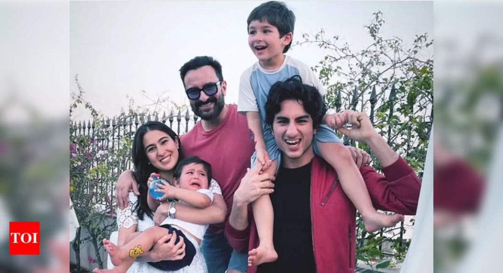 Kareena Kapoor Khan berbagi foto Saif Ali Khan yang tak ternilai dengan keempat anaknya Sarah, Ibrahim dan Taimur Wajih di ulang tahun pertama anak itu |  berita film hindi