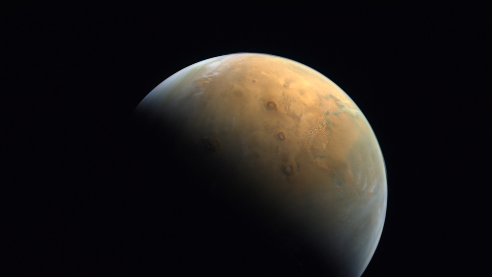 Pengorbit Uni Eropa-Rusia mengambil gambar permukaan Mars yang tergores oleh setan debu - RT World News