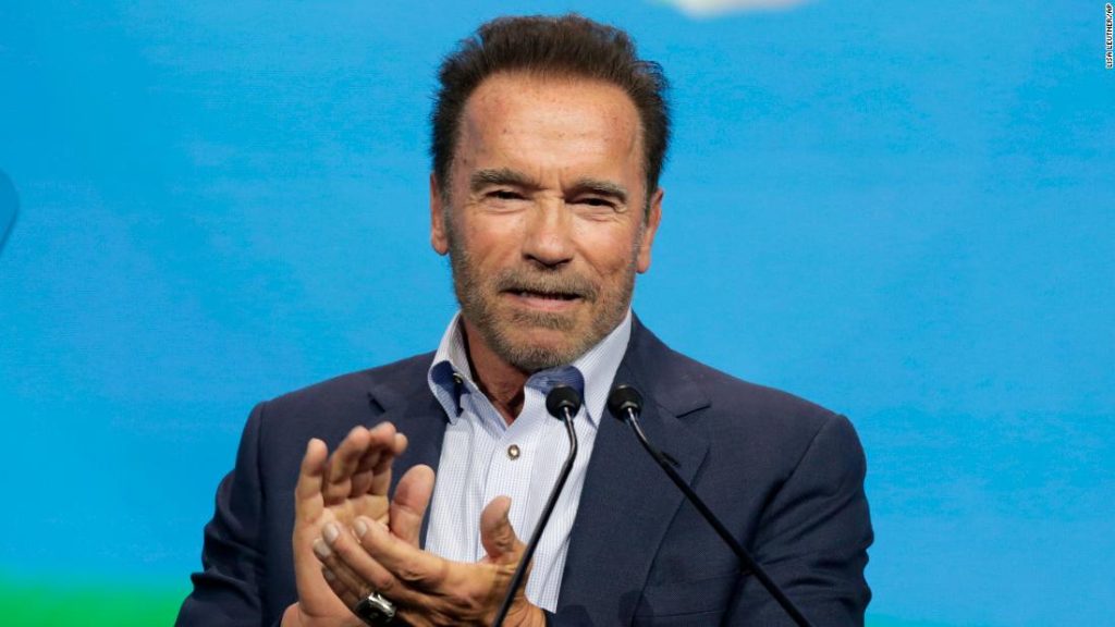Pesan video Arnold Schwarzenegger mendesak Rusia untuk mengatasi disinformasi pemerintah