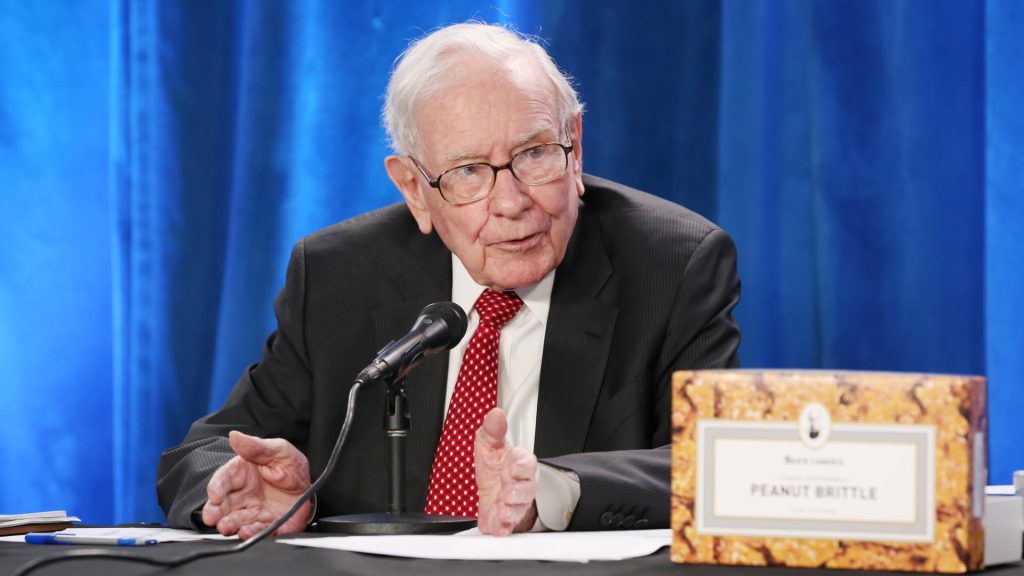 Berkshire Hathaway dari Warren Buffett setuju untuk membeli perusahaan asuransi Alleghany seharga $ 11,6 miliar