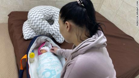 Pengganti Ukraina, Victoria, melahirkan pasangan yang tinggal di luar negeri seminggu yang lalu.