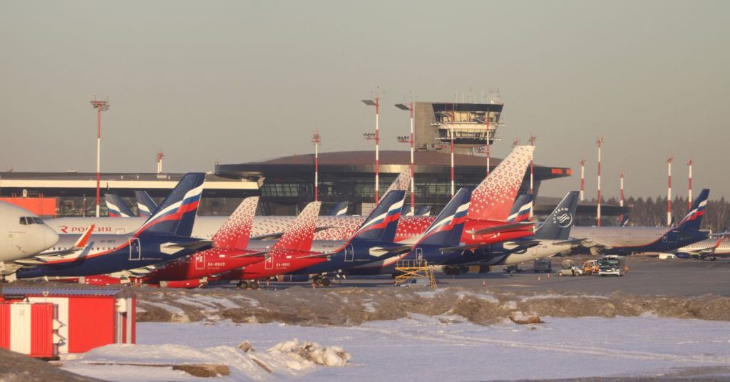 Maskapai Rusia menghadapi status paria karena pembuat pesawat membekukan suku cadang