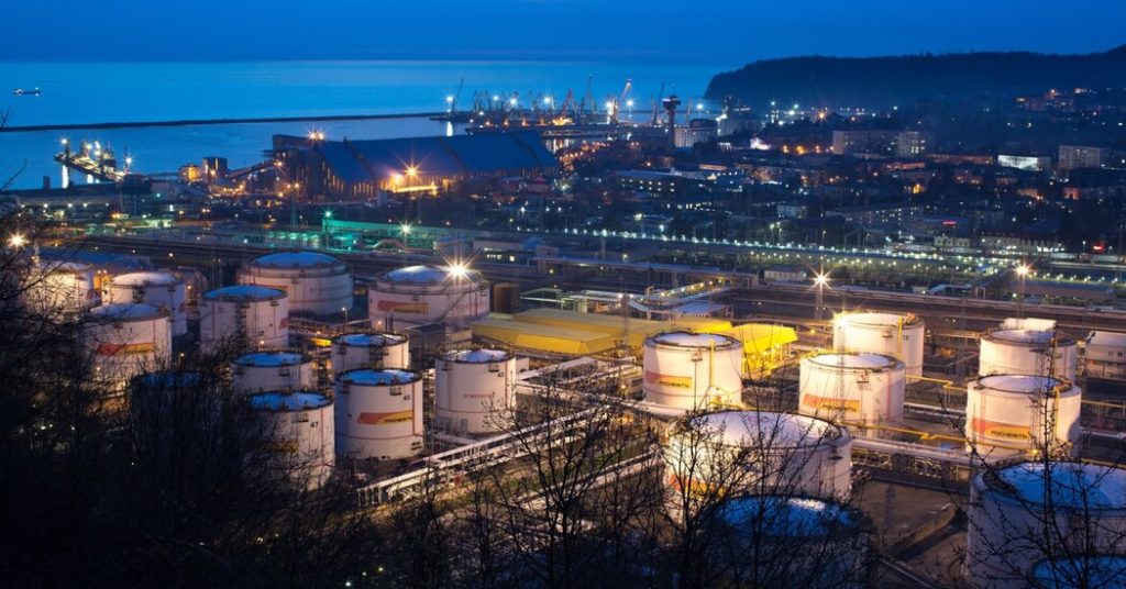 OPEC dan Rusia akan menghadapi perang di Ukraina membuat marah pasar minyak