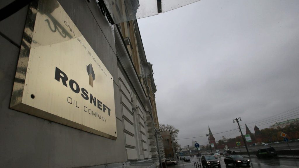 Perusahaan minyak dan gas besar berlomba keluar dari Rusia