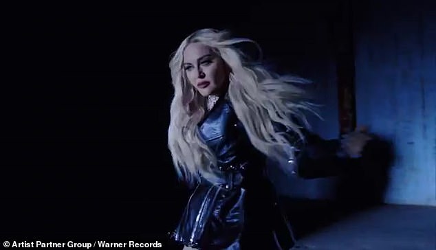 JAUH LEBIH BAIK: Dia baru-baru ini membintangi sebuah video musik untuk remix modern dari Frozen klasiknya tahun 1998 dengan rapper dan penyanyi 070 Shake.
