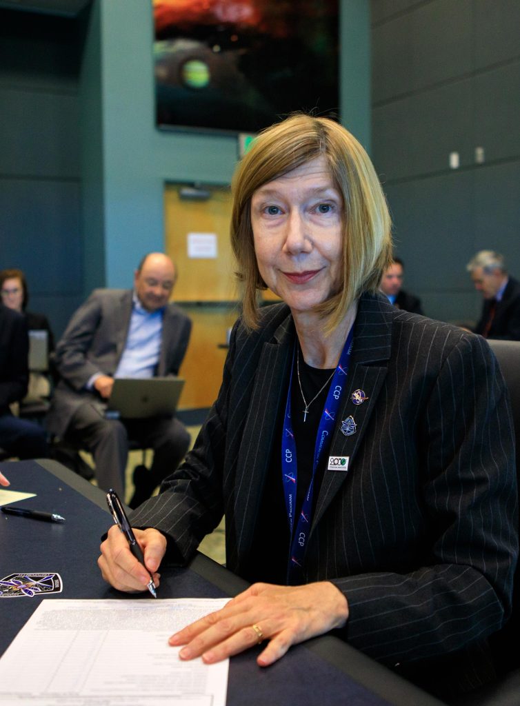 Kathy Lueders adalah direktur asosiasi Direktorat Operasi Luar Angkasa NASA
