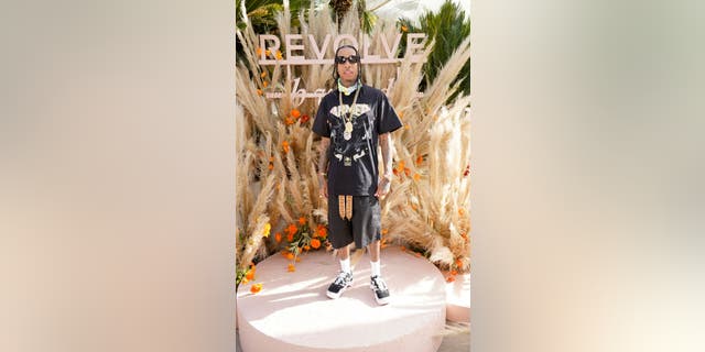 Mantan pacar Kylie Jenner, Tyga, mampir ke Revolve sebelum tampil sebagai bintang tamu di pertunjukan Coachella Doja Cat pada Minggu malam.