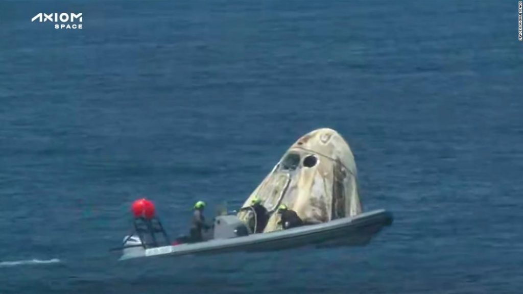 Seluruh misi pribadi astronot SpaceX berhasil diluncurkan setelah seminggu tertunda