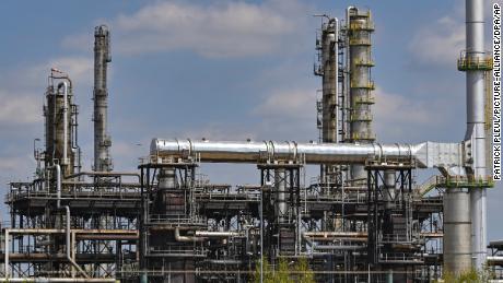 Kilang minyak PCK di Schwedt, Jerman, dimiliki oleh Rosneft Rusia. 