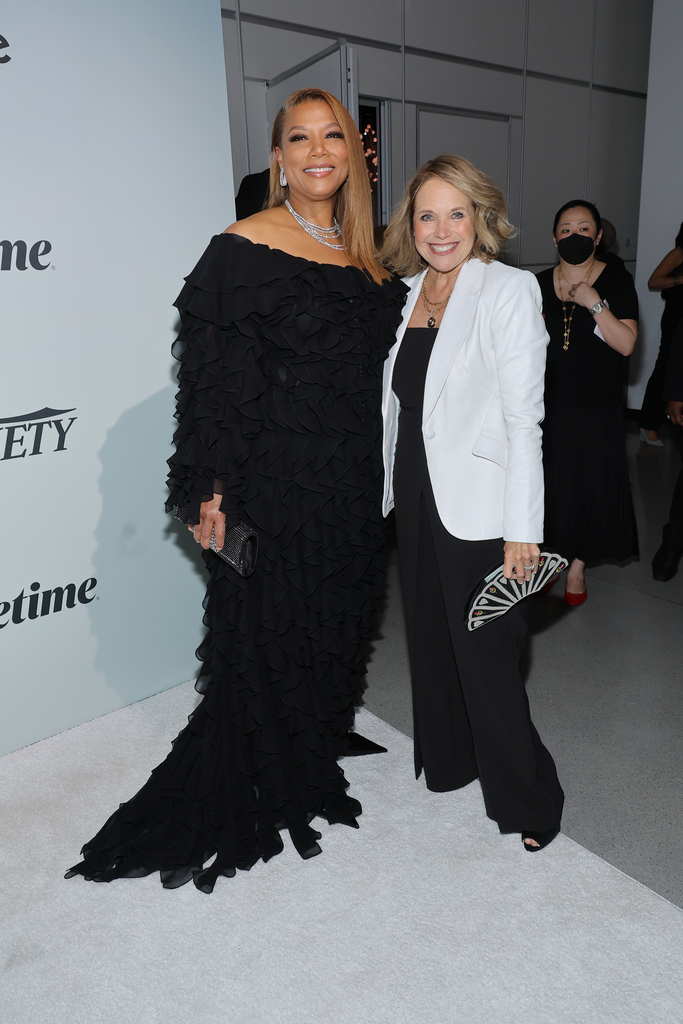 NEW YORK, NY - 5 Mei: Ratu Latifah dan Katie Couric menghadiri acara Variety's 2022 Power Of Women: New York yang dipersembahkan oleh Lifetime di The Glasshouse pada 5 Mei 2022 di New York City.  (Foto oleh Mike Coppola/Getty Images untuk Variety)