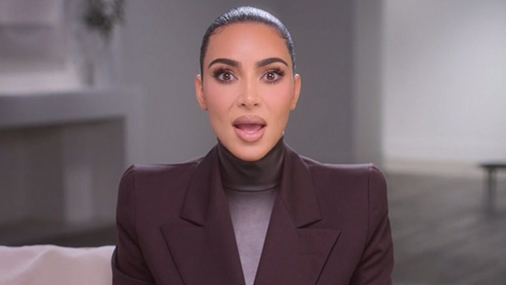 Kim Kardashian meminta maaf kepada keluarga atas serangan Kanye selama bertahun-tahun