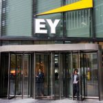 EY sedang menjajaki IPO atau penjualan sebagian dari bisnis penasihat global