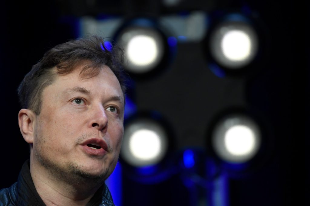 Elon Musk mengatakan tim hukum Twitter menuduhnya melanggar NDA