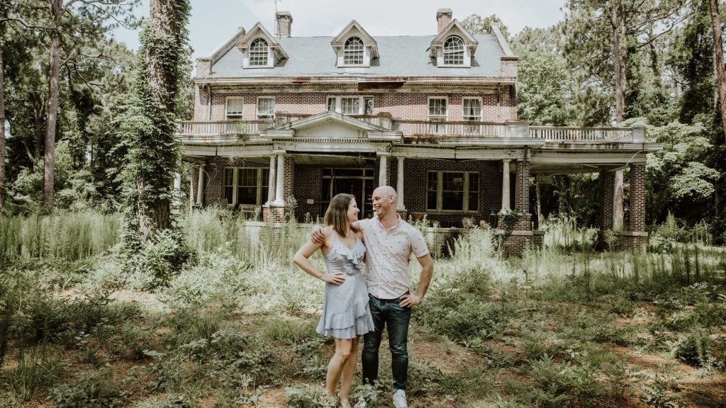Lihat ke dalam mansion berusia 109 tahun yang telah direnovasi di North Carolina