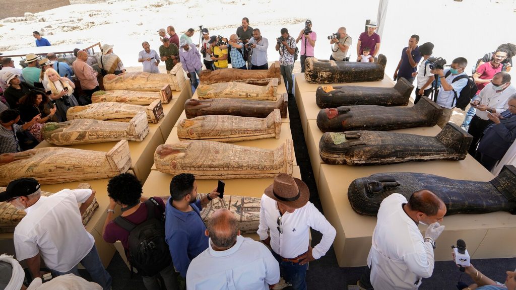 Mesir menemukan 250 mumi dalam antrian di pemakaman Saqqara