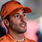 Tekanan meningkat pada Daniel Ricciardo saat McLaren memperpanjang kesepakatan Bateaux-Award