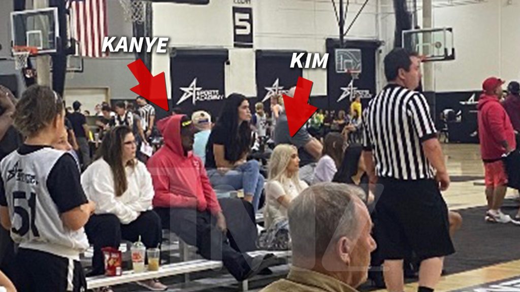 Kim Kardashian dan Kanye West menghadiri pertandingan bola basket putri bersama
