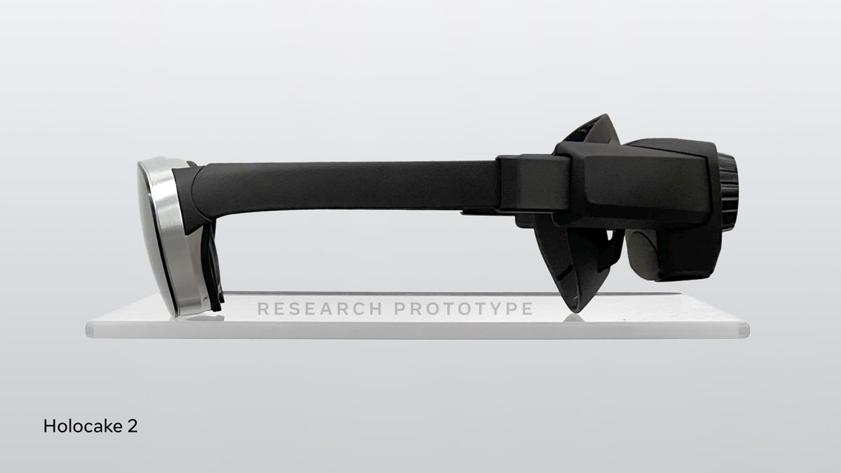 Prototipe headset VR ramping yang dapat dilihat dari samping