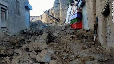Gempa terjadi pada pukul 1:24 pagi, 46 km barat daya kota Khost.