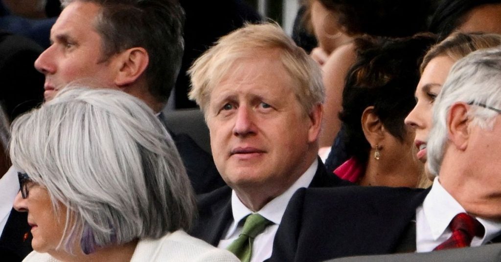Anggota parlemen Inggris yang marah meluncurkan mosi percaya pada Boris Johnson