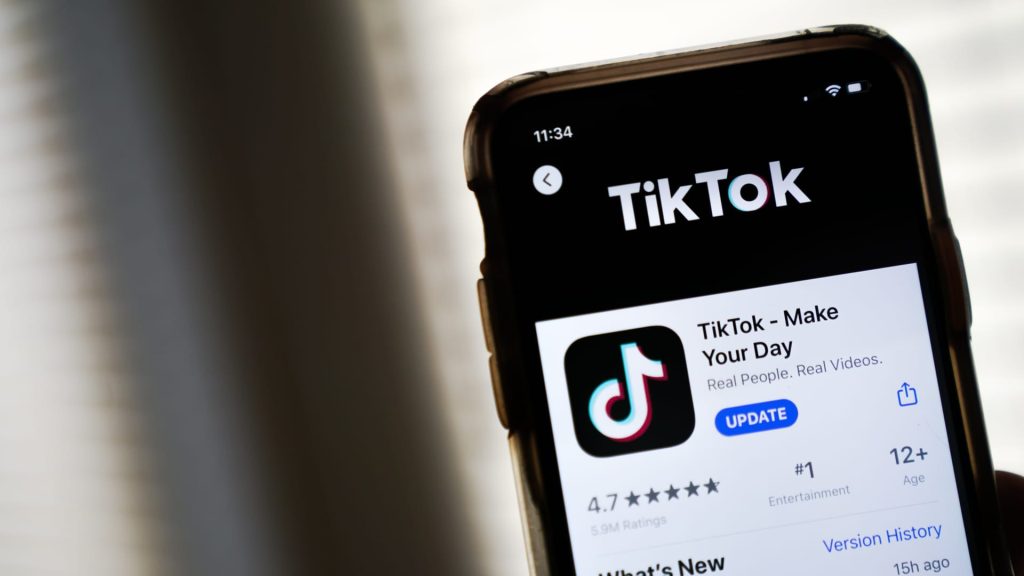 Komisaris FCC memberi tahu Apple dan Google untuk menghapus TikTok dari toko aplikasi