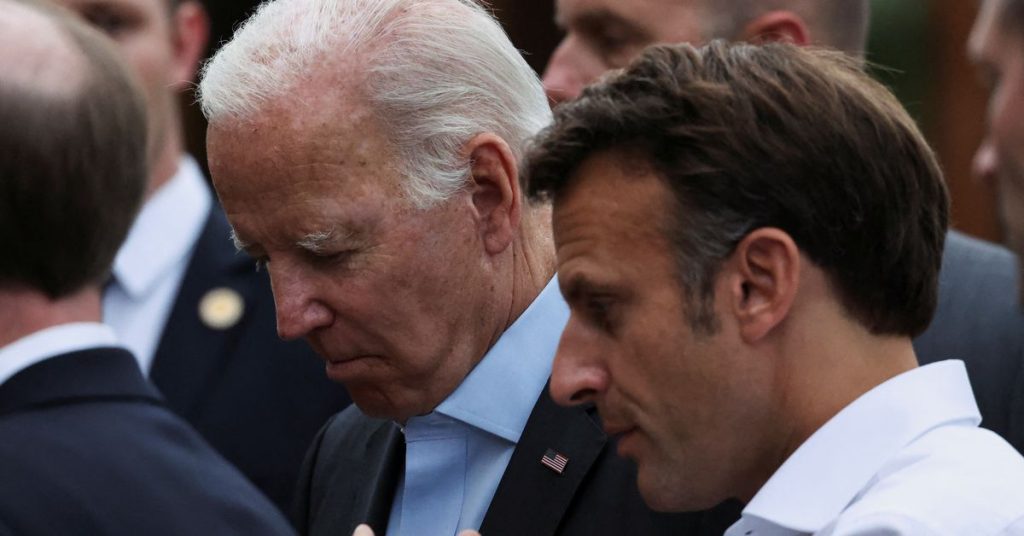 Macron memberi tahu Biden bahwa UEA dan Arab Saudi hampir tidak dapat meningkatkan produksi minyak