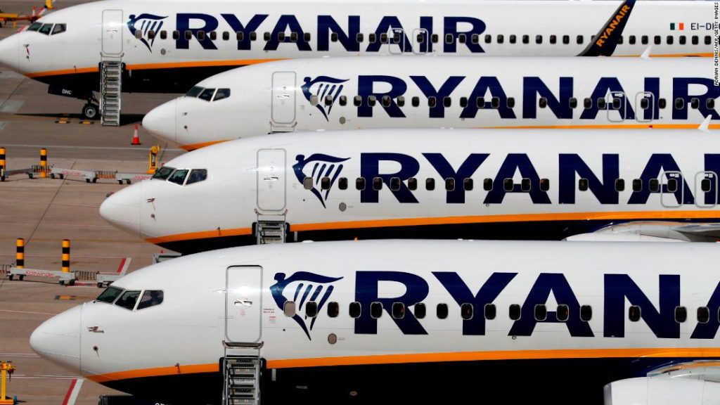 Ryanair dikritik karena memperkenalkan pengujian bahasa Afrikaans untuk pelancong Afrika Selatan