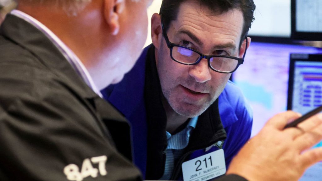Saham berjangka turun setelah minggu terburuk di Wall Street sejak Januari