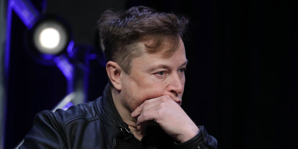 Tesla memecat CEO Singapura selama setahun setelah Musk memperingatkan tentang pemutusan hubungan kerja