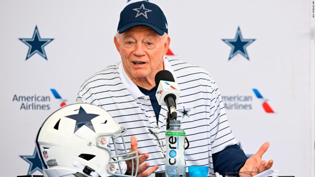 Jerry Jones: Pemilik Dallas Cowboys meminta maaf karena menggunakan istilah yang menghina untuk beberapa orang