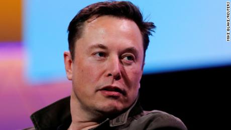 Komisi Sekuritas dan Bursa mengajukan lebih banyak pertanyaan kepada Elon Musk tentang kesepakatan Twitter-nya