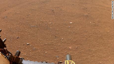 Rover yang gigih mengeksplorasi misi pertama dari Mars