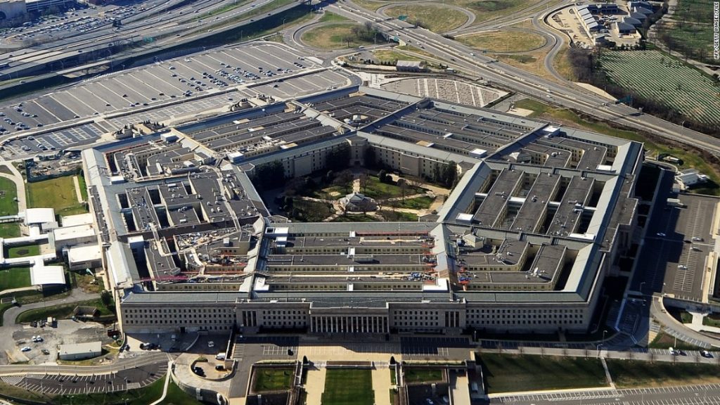 6 Januari, pesan teks dari telepon pejabat penting Pentagon dihapus