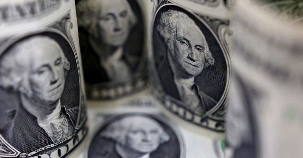 Dolar mencapai tertinggi 20 tahun karena pasar jatuh untuk tingkat yang lebih tinggi lebih lama