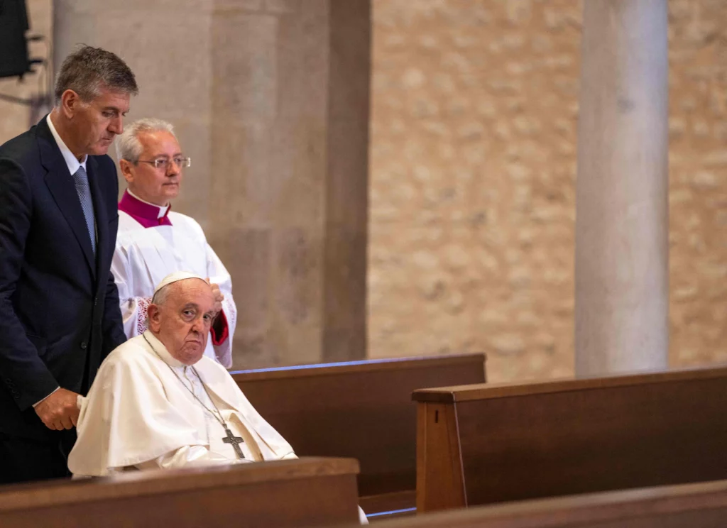 Para Kardinal Gereja Katolik di Vatikan bertemu dengan Paus Fransiskus