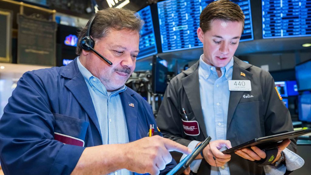 Saham berjangka AS naik setelah Dow pecah, S&P 500 tergelincir selama tiga hari