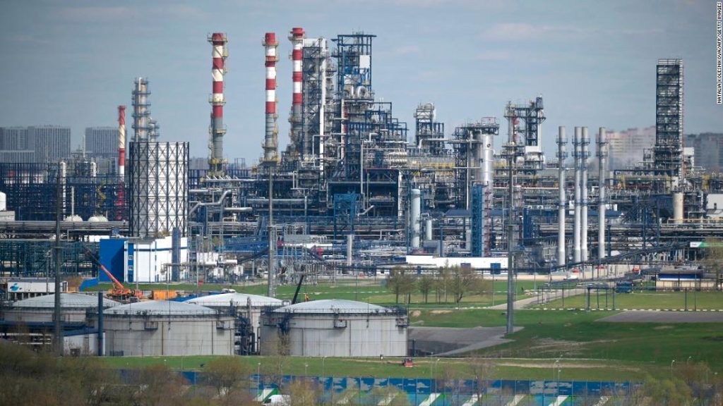 Negara-negara G7 setuju untuk menetapkan pagu harga minyak Rusia