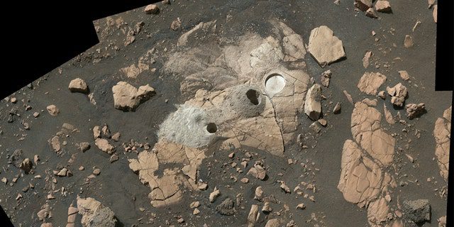 Mosaik ini terdiri dari beberapa gambar dari probe Mars NASA, dan menunjukkan singkapan berbatu yang disebut "Punggungan Kucing Liar" Penjelajah itu mengekstraksi dua inti berbatu dan menggores tambalan melingkar untuk memeriksa komposisi batu. 