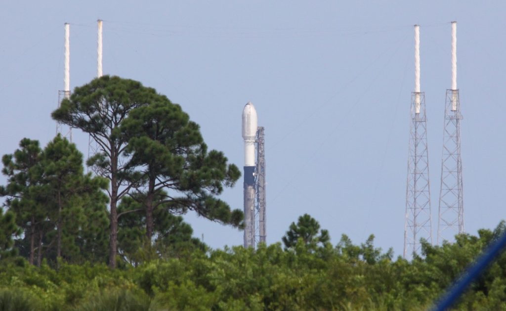 SpaceX berhasil meluncurkan misi Starlink pada upaya keenam - Spaceflight Now