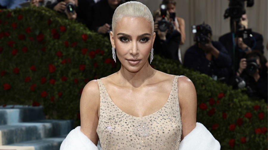 Kim Kardashian meluncurkan perusahaan ekuitas swasta
