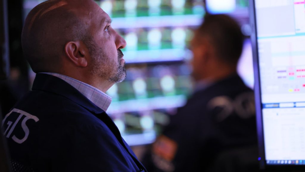 Nasdaq turun karena upaya pemulihan tersendat di Wall Street di tengah kekhawatiran resesi Fed