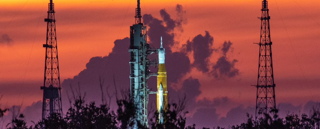 Peluncuran roket raksasa NASA tertunda setidaknya sebulan setelah kebocoran mesin: ScienceAlert