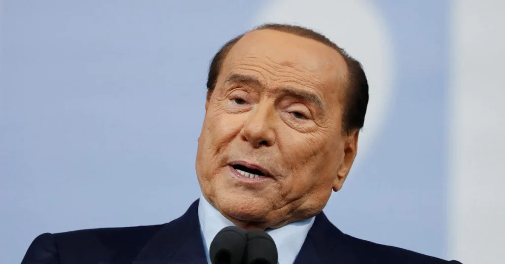 Presiden Italia Berlusconi mengatakan Putin 'didorong' ke dalam perang Ukraina