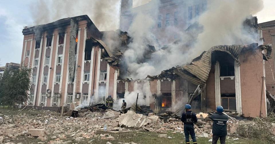 Rusia memperluas pengeboman sasaran sipil Ukraina setelah kemunduran di garis depan