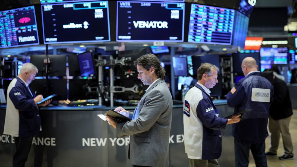 Saham berjangka naik karena Wall Street melihat ke depan untuk data inflasi utama