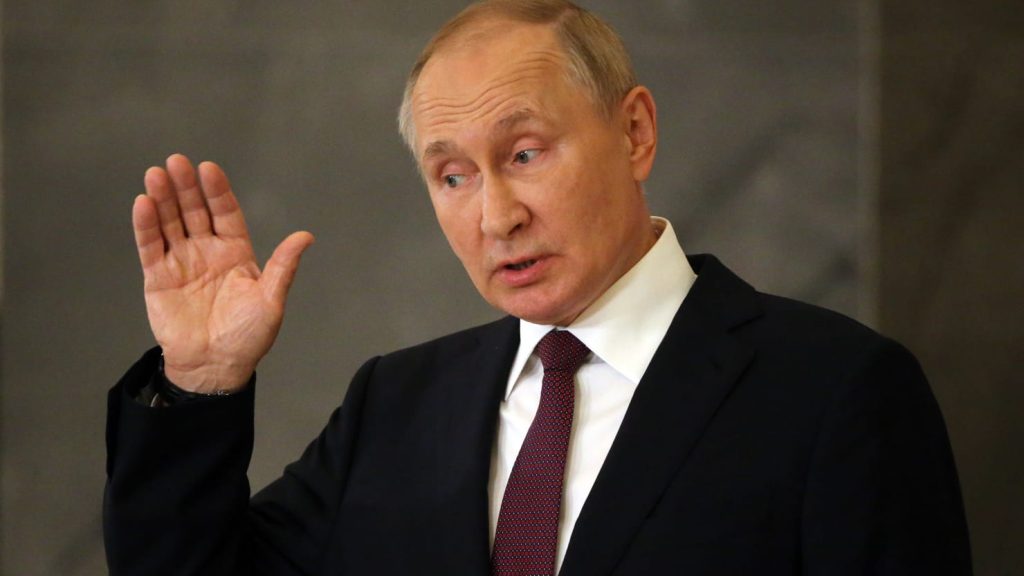 Salut baru Marie di Kremlin menunjukkan bahwa Vladimir Putin lebih takut dari sebelumnya tentang perang di Ukraina