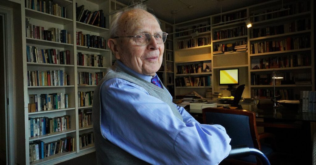 Sterling Lord, agen sastra pertama, telah meninggal pada usia 102 tahun